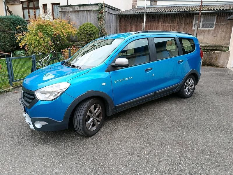 Blau Gebraucht 2017 Dacia Lodgy Van / Kleinbus | 5.000 € (Fairer Preis) - Bild 1/4