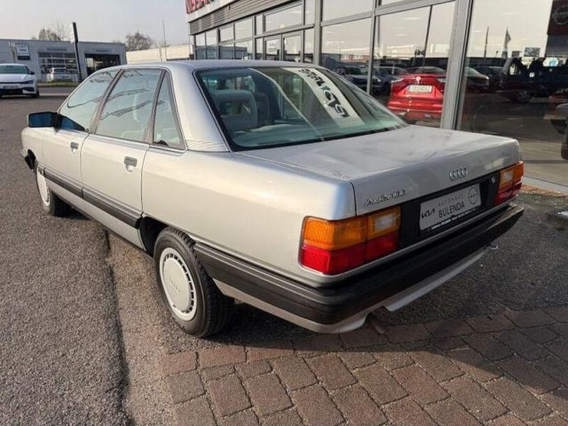 Usado Audi 100 90 HP (66 kW) 1990 Prateado Sedan