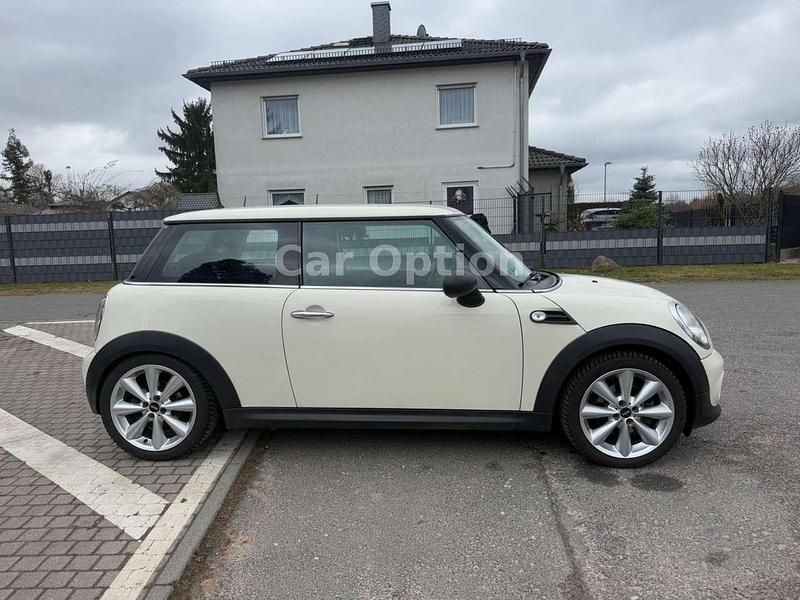 Gebraucht Mini ONE 75 PS (55 kW) 2011 Pepper (old english) white Kleinwagen
