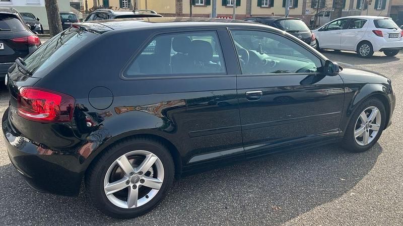 Gebraucht Audi A3 Ambition 125 PS (91 kW) 2011 Schwarz Kleinwagen