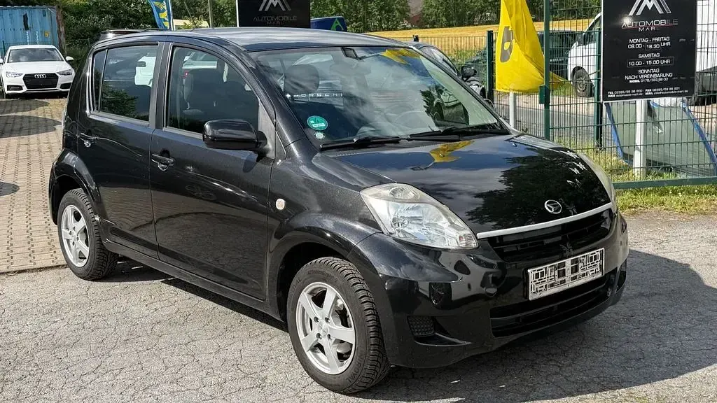 Gebraucht Daihatsu Sirion 69 PS (50 kW) 2009 Schwarz Kleinwagen