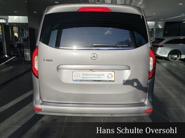 Gebraucht Mercedes T180 Progressive 131 PS (96 kW) 2024 Grau Van / Kleinbus
