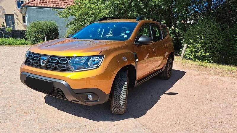 Orange Gebraucht 2018 Dacia Duster Comfort SUV | 11.600 € (Fairer Preis) - Bild 1/4