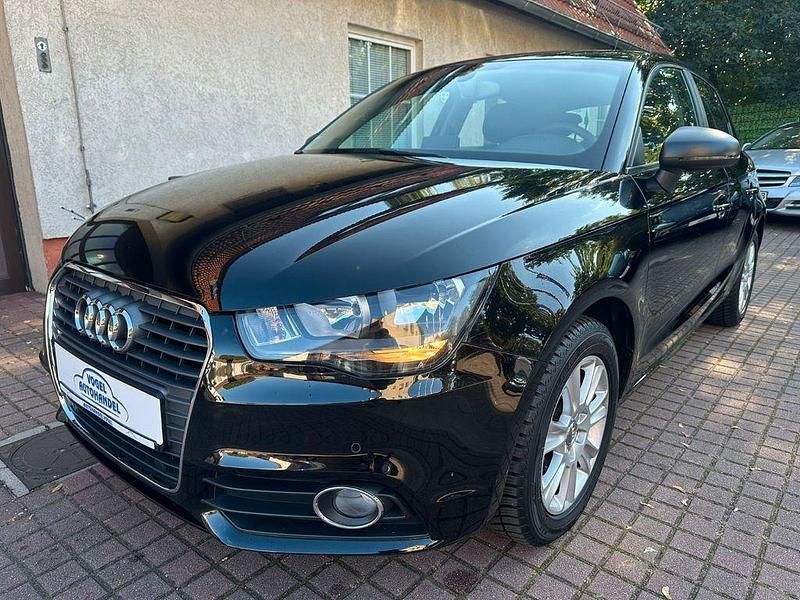 Schwarz Gebraucht 2013 Audi A1 Sportback Attraction Kleinwagen | 10.200 € (Fairer Preis) - Bild 1/4