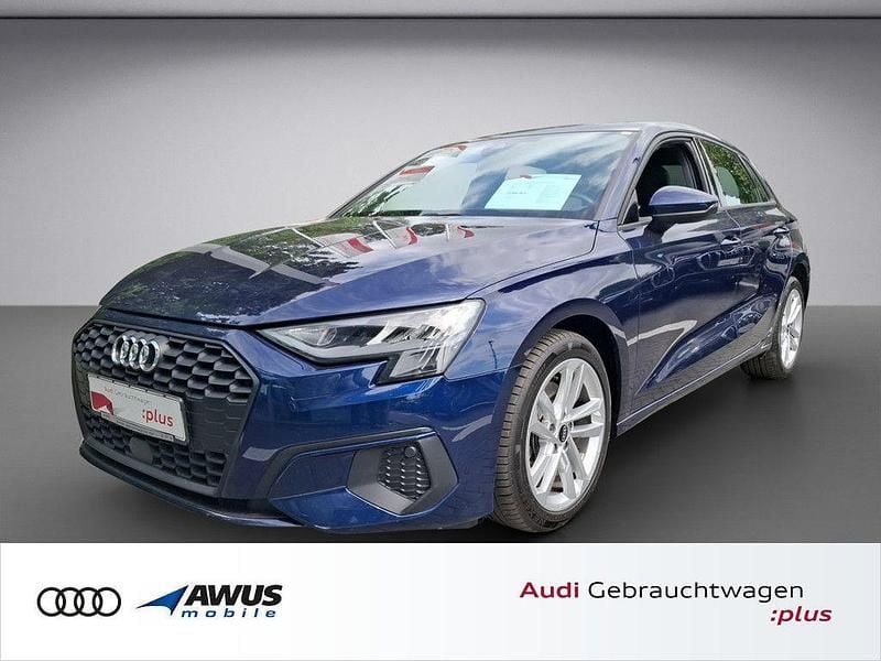 Blau / navarrablau (metallic) Gebraucht 2021 Audi A3 Sportback Basis Limousine | 24.890 € (Guter Preis) - Bild 1/4
