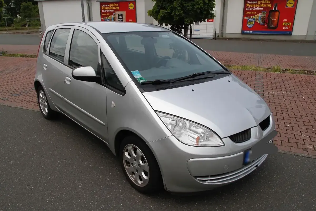 Second-hand Mitsubishi Colt 70 CP (51 kW) 2008 Gri Hatchback