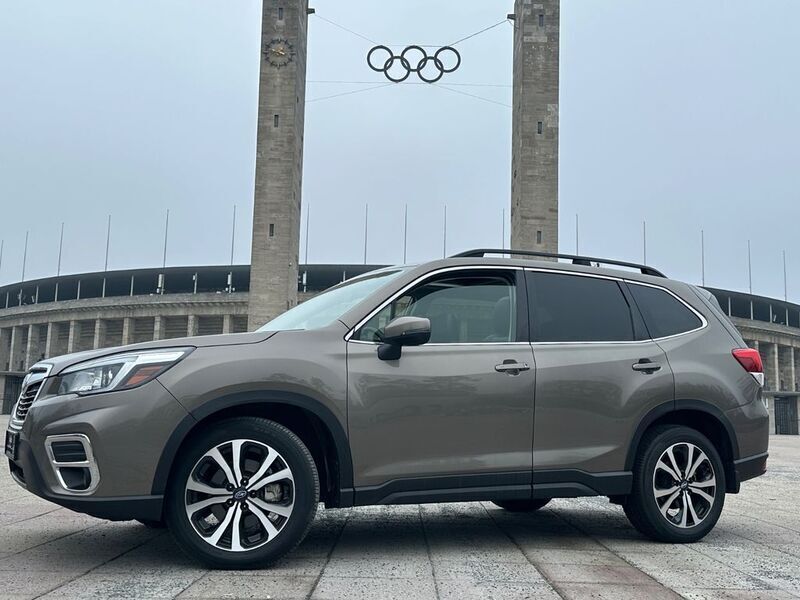 Grau Gebraucht 2020 Subaru Forester SUV | 23.976 € - Bild 1/4