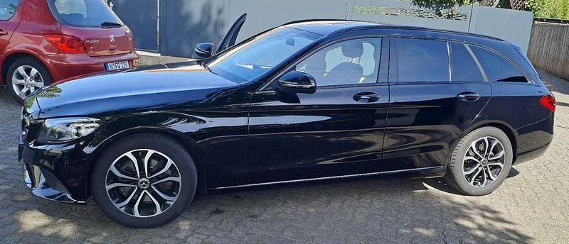 Schwarz Gebraucht 2019 Mercedes C200 Limousine | 19.100 € - Bild 1/4