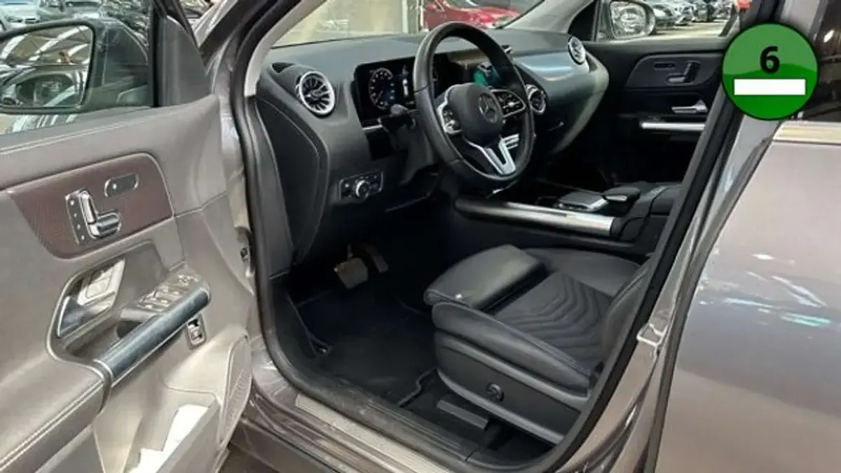 Second-hand Mercedes EQA250 Progressive 139 kW (190 CP) 2023 Gri SUV