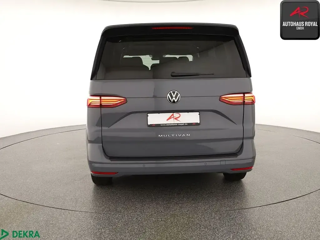 Używany VW Multivan Life 150 KM (110 kW) 2023 Szary Minivan