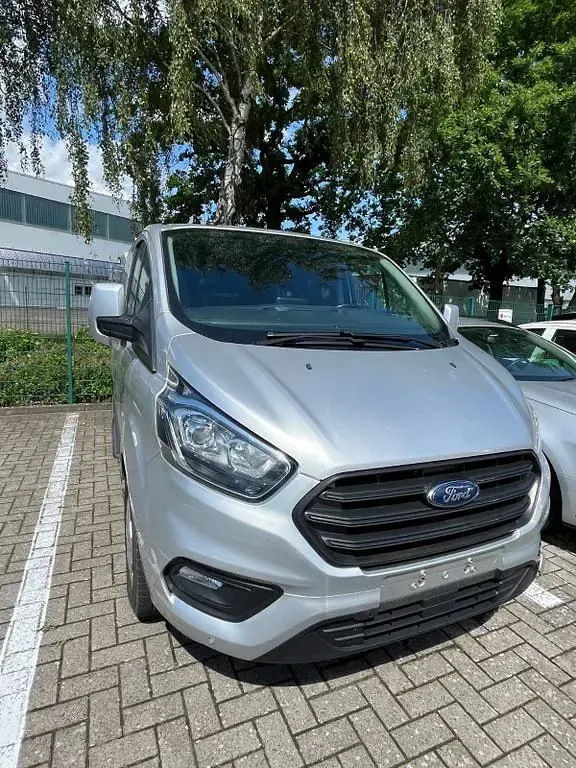 Gebraucht Ford Transit Trend 131 PS (96 kW) 2018 Grau Kombi