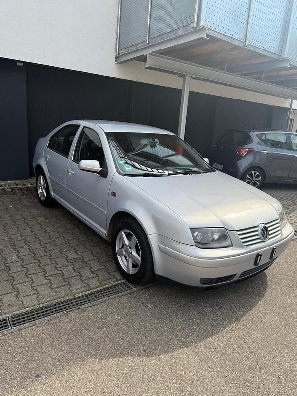 Silber Gebraucht 2020 VW Bora Limousine | 1.750 € - Bild 1/4