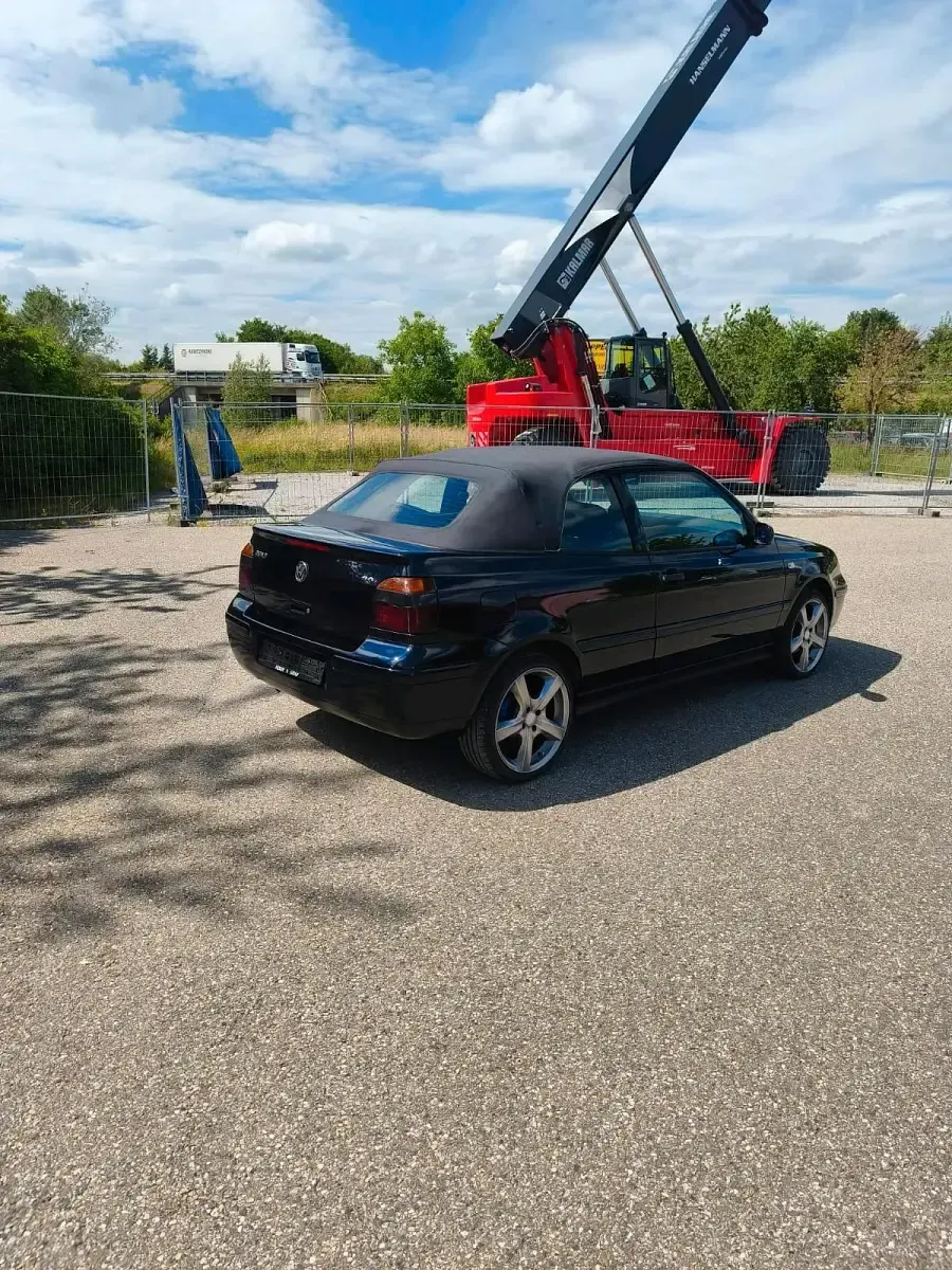 Gebraucht VW Golf 115 PS (84 kW) 2001 Blau Cabrio