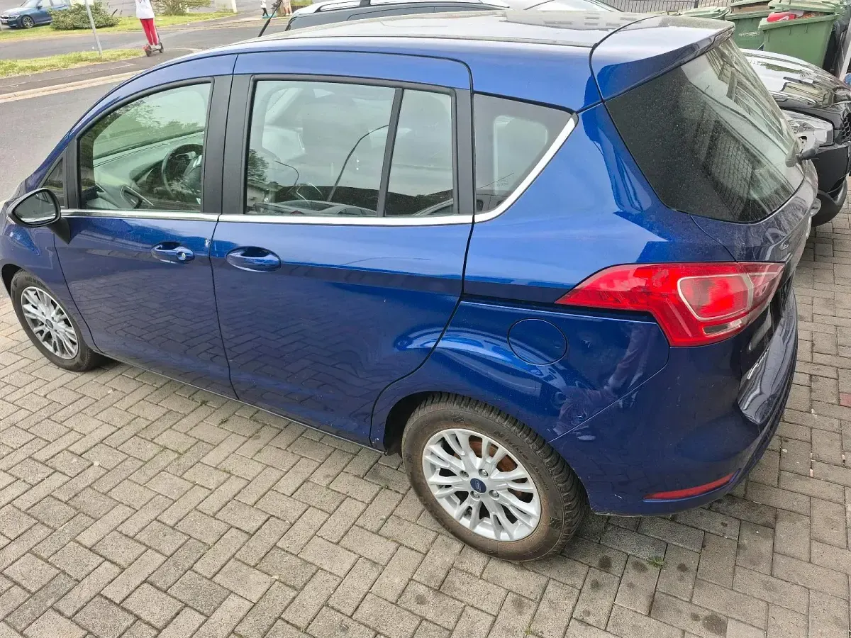 Używany Ford B-MAX 102 KM (75 kW) 2014 Niebieski Minivan