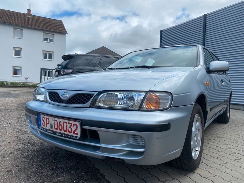 Blau Gebraucht 2000 Nissan Almera Limousine | 3.750 € - Bild 1/4