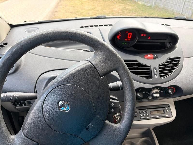 Gebraucht Renault Twingo Authentique 58 PS (42 kW) 2008 Silber Kleinwagen