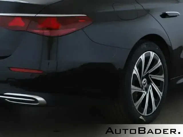 Gebraucht Mercedes E220 197 PS (144 kW) 2023