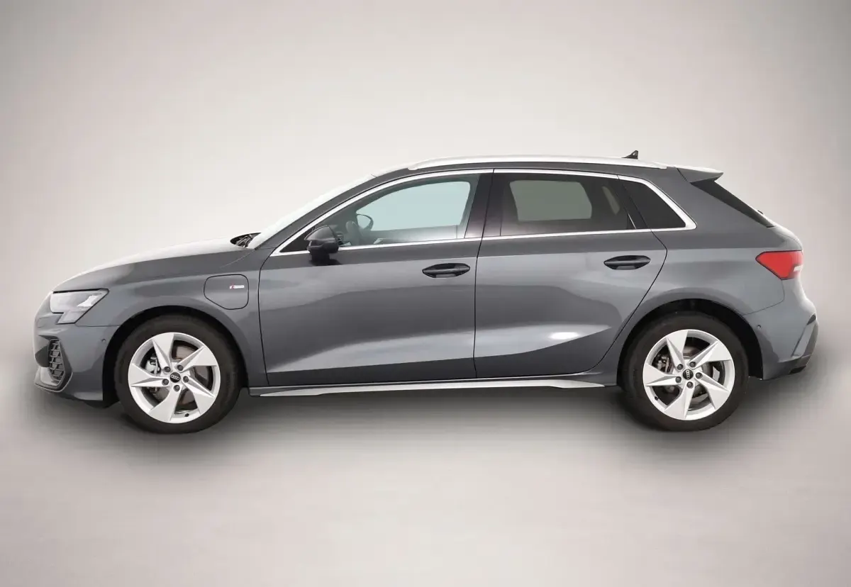 Gebraucht Audi A3 S-Line 204 PS (150 kW) 2025 Daytonagrauperleffekt Limousine
