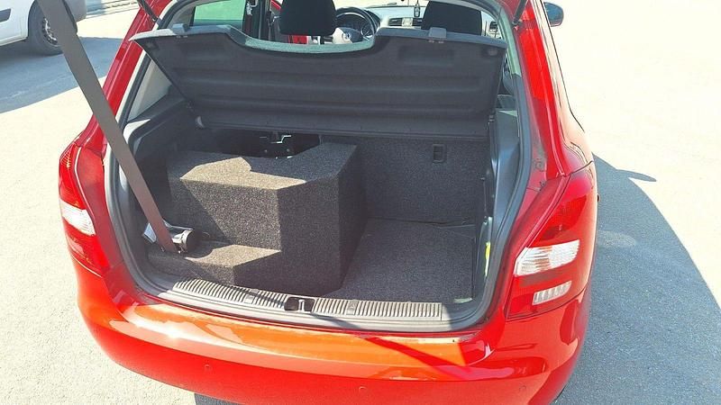 Gebraucht Skoda Fabia Fresh 105 PS (77 kW) 2013 Rot Kleinwagen