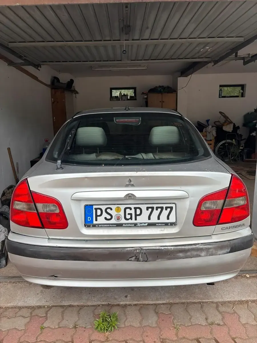 Gebraucht Mitsubishi Carisma 103 PS (75 kW) 2002 Grau Limousine