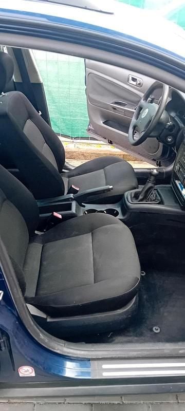 Gebraucht VW Passat 102 PS (75 kW) 2002 Blau Kombi