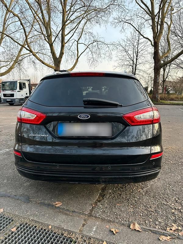 Gebraucht Ford Mondeo Titanium 150 PS (110 kW) 2016 Schwarz Kombi