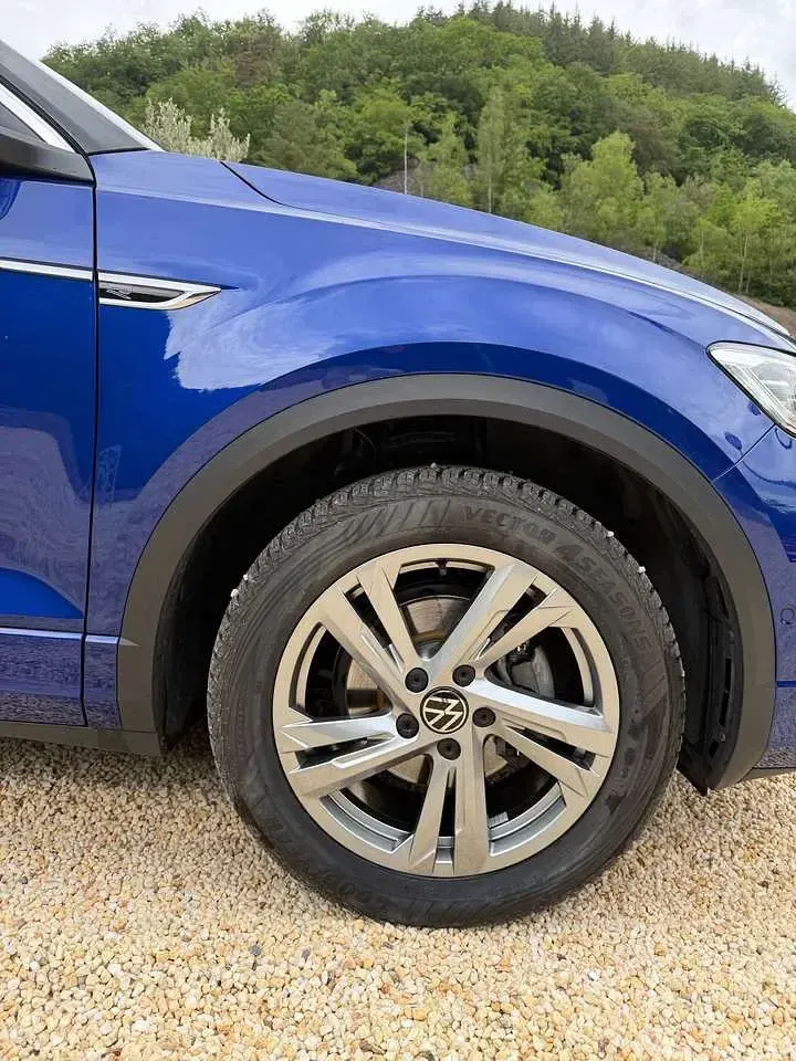 Gebraucht VW T-Roc R-line 150 PS (110 kW) 2025 Lapiz blue metallic SUV