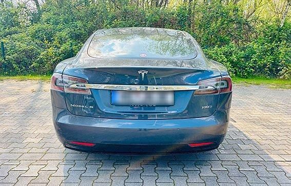 Second-hand Tesla Model S 314 kW (428 CP) 2017 Gri Hatchback