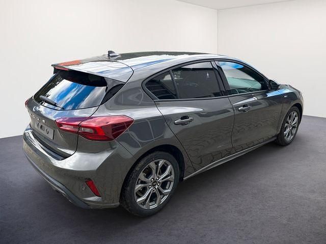 Magneticgrau magneticgrau Neu 2024 Ford Focus ST-Line Limousine | 24.689 € (Superpreis) - Bild 1/4