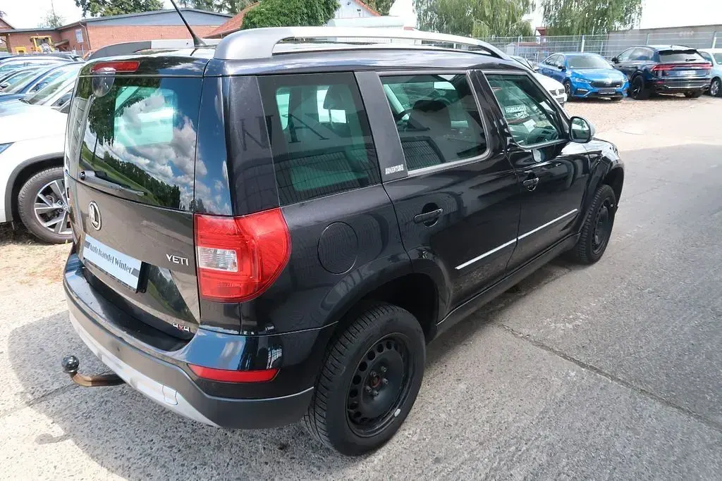 Gebraucht Skoda Yeti Adventure 140 PS (102 kW) 2015 Schwarz SUV