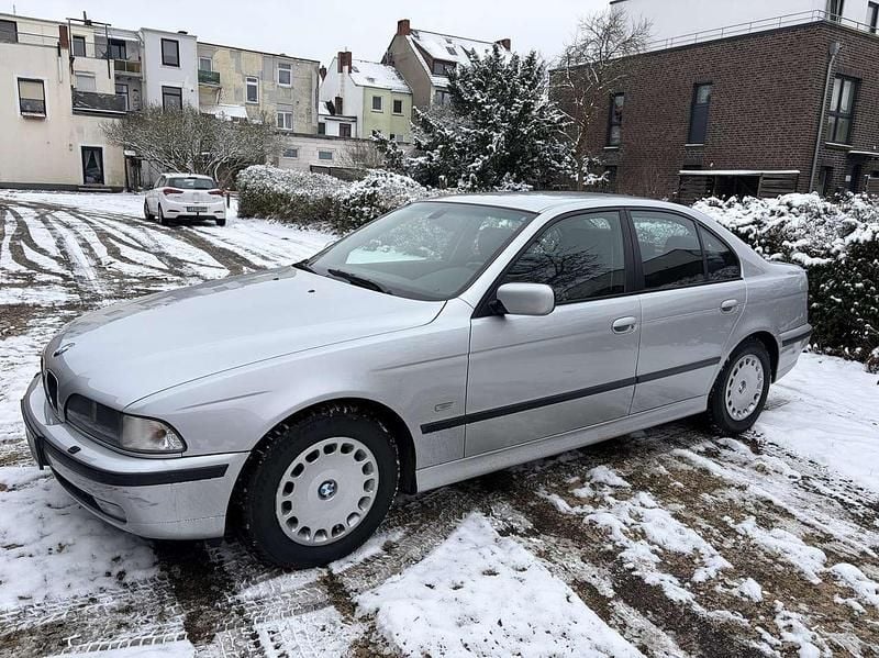 Gebraucht BMW 530 184 PS (135 kW) 2000 Silber Limousine