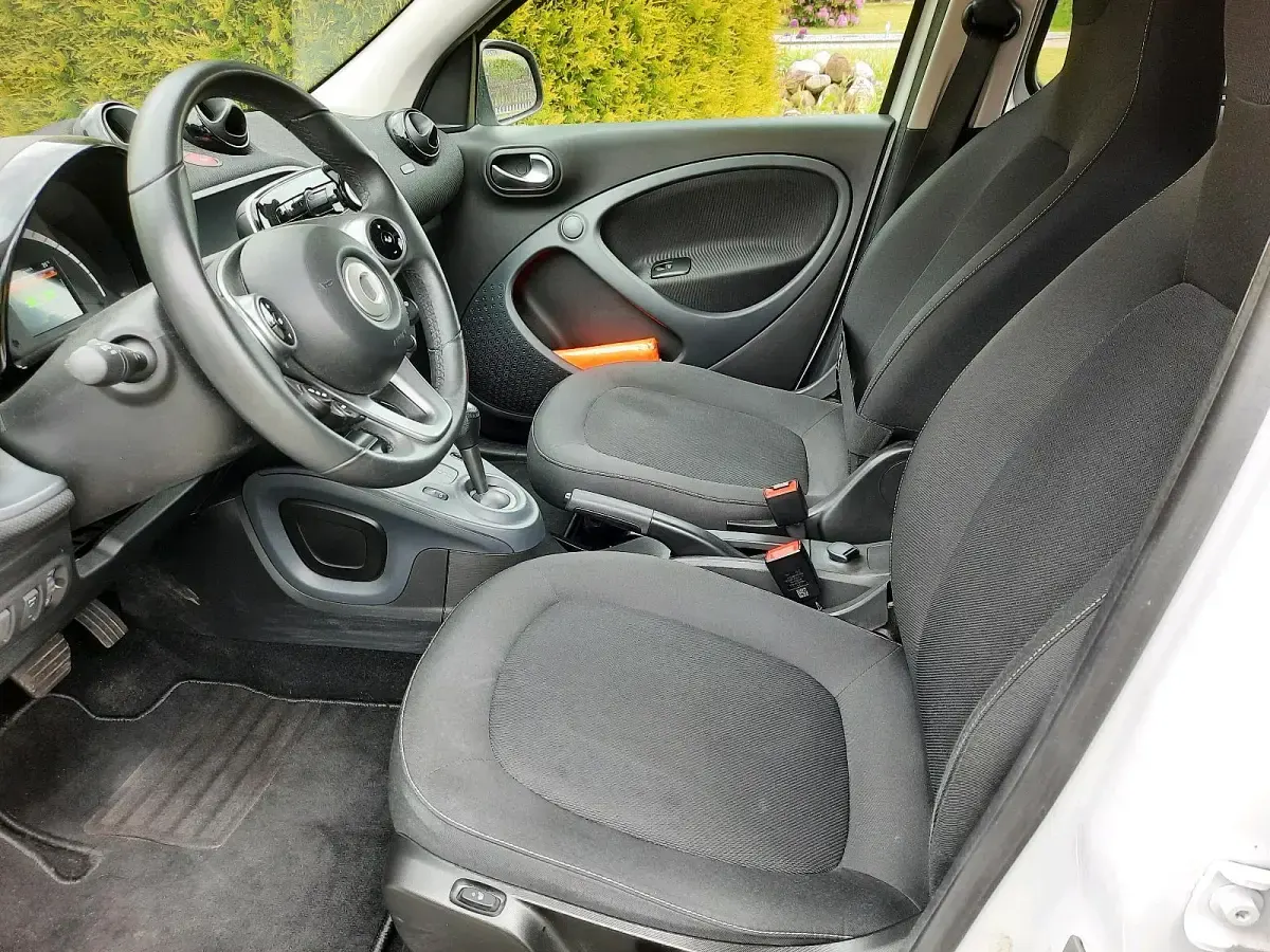 Gebraucht Smart ForFour Electric Drive 58 kW (80 PS) 2019 Weiß Kleinwagen