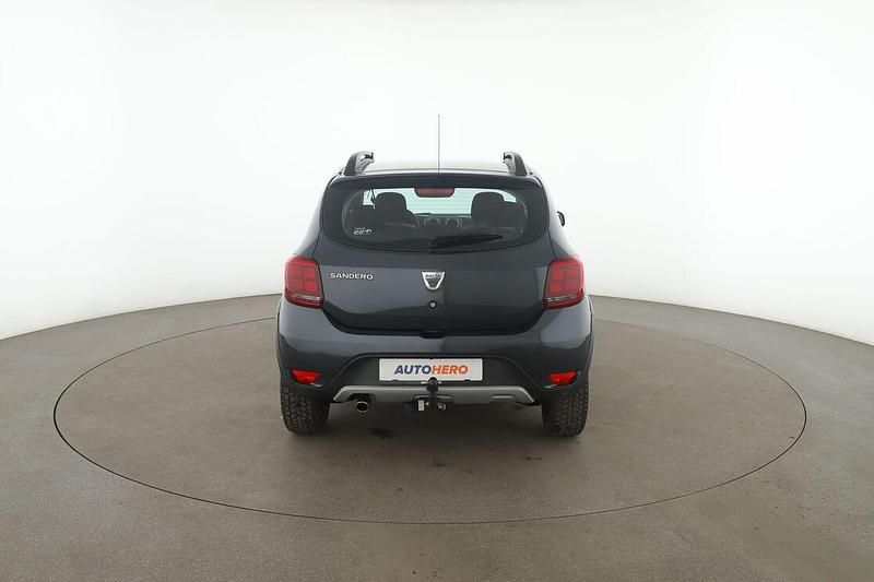 Gebraucht Dacia Sandero Essentiel 90 PS (66 kW) 2019 Grau Kleinwagen