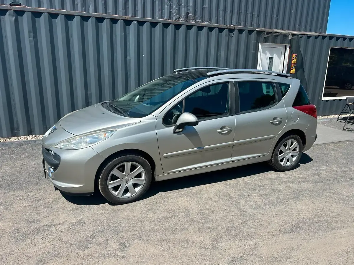 Gebraucht Peugeot 207 120 PS (88 kW) 2008 Gold Kombi