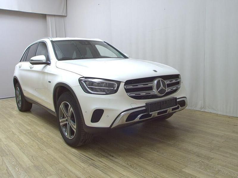 Gebraucht Mercedes GLC300e 320 PS (235 kW) 2021 Weiss SUV