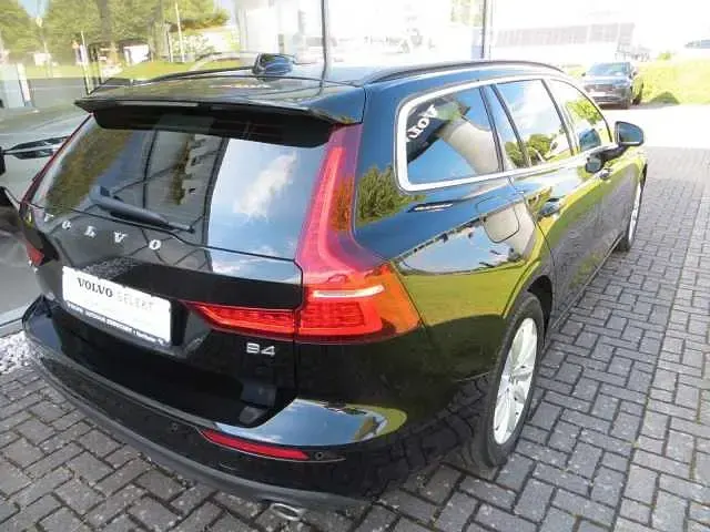 Gebraucht Volvo V60 145 PS (106 kW) 2021 Kombi