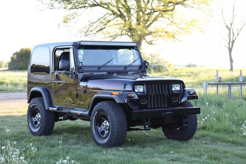 Gebraucht Jeep Wrangler 103 PS (75 kW) 1990 Schwarz SUV