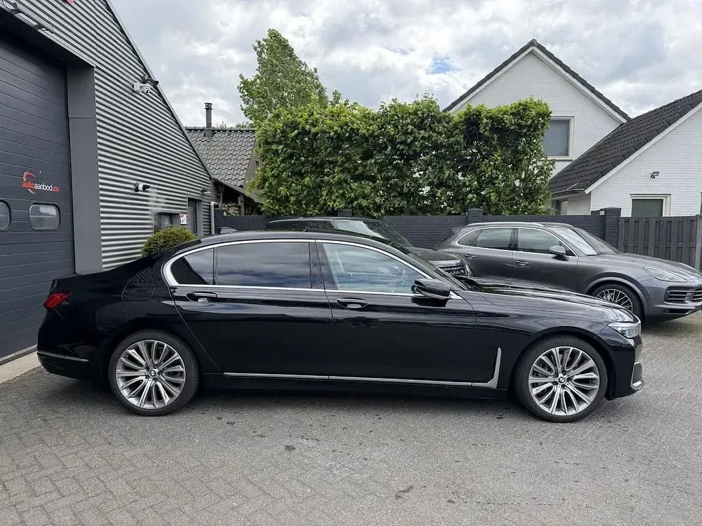 Używany BMW 745e Executive 394 KM (289 kW) 2019 Czarny Sedan/Limuzyna