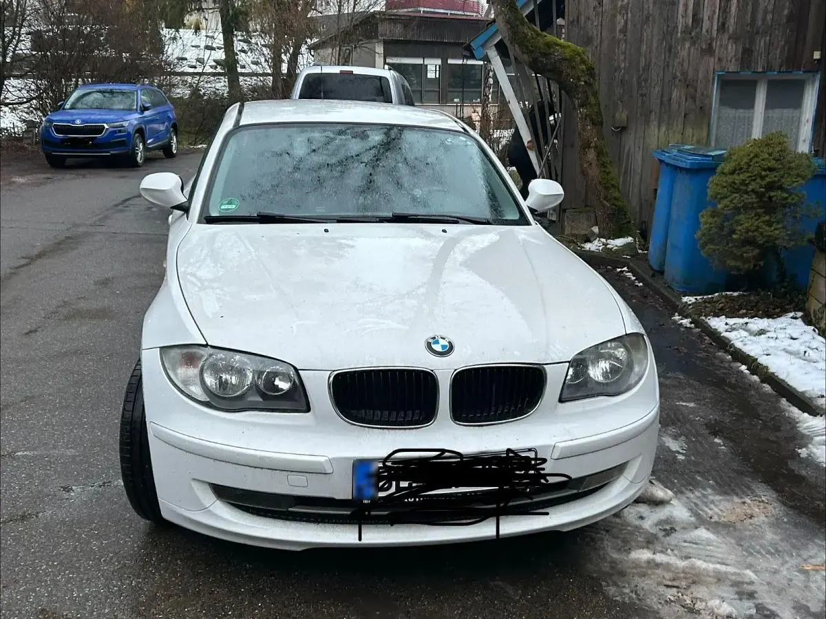 Używany BMW 116 122 KM (89 kW) 2009 Biały Hatchback