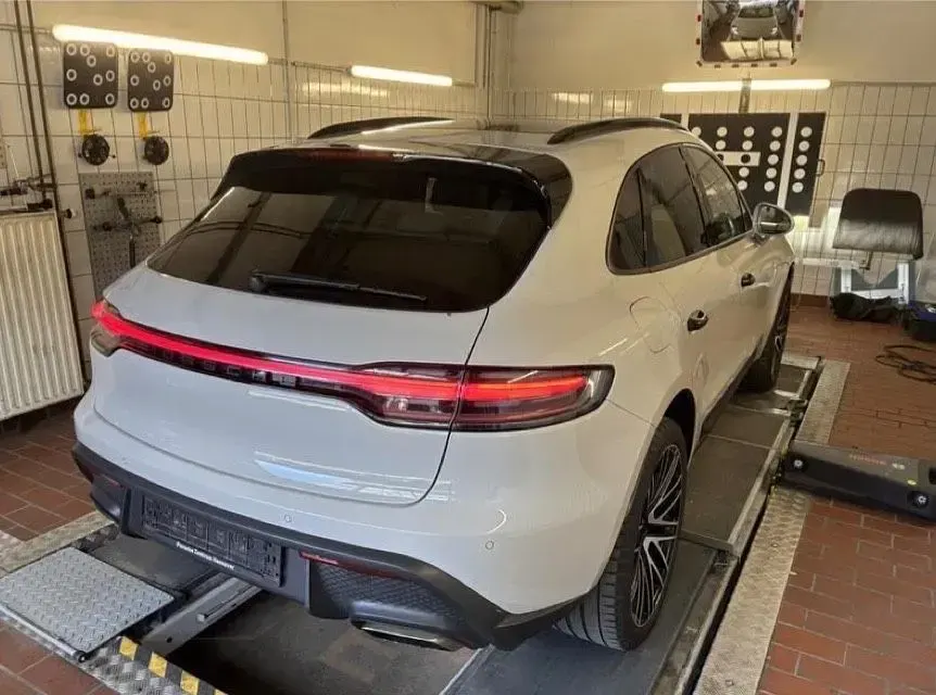 Używany Porsche Macan 265 KM (194 kW) 2022 Szary SUV