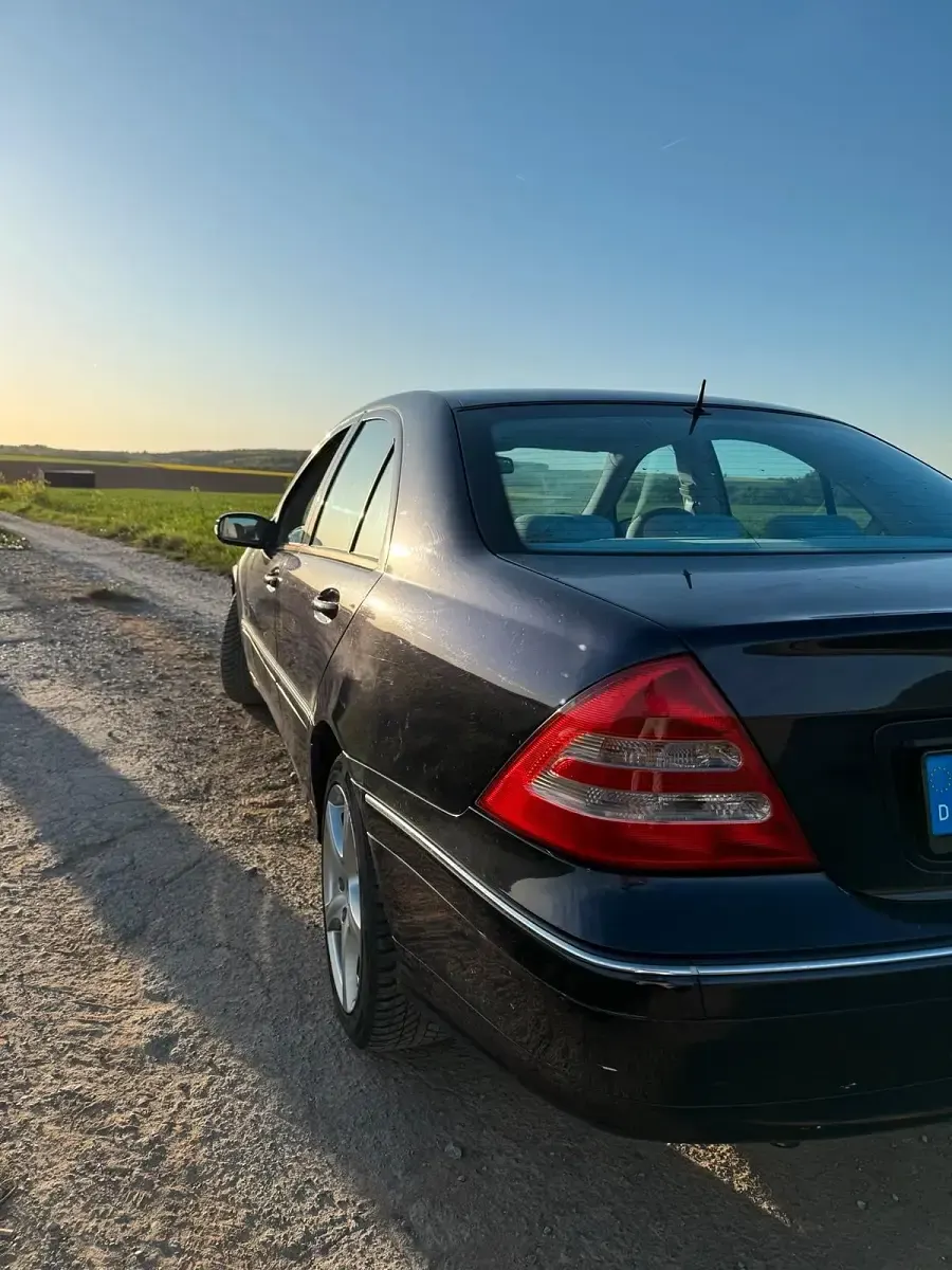 Gebraucht Mercedes C180 143 PS (105 kW) 2001 Andere farben Limousine