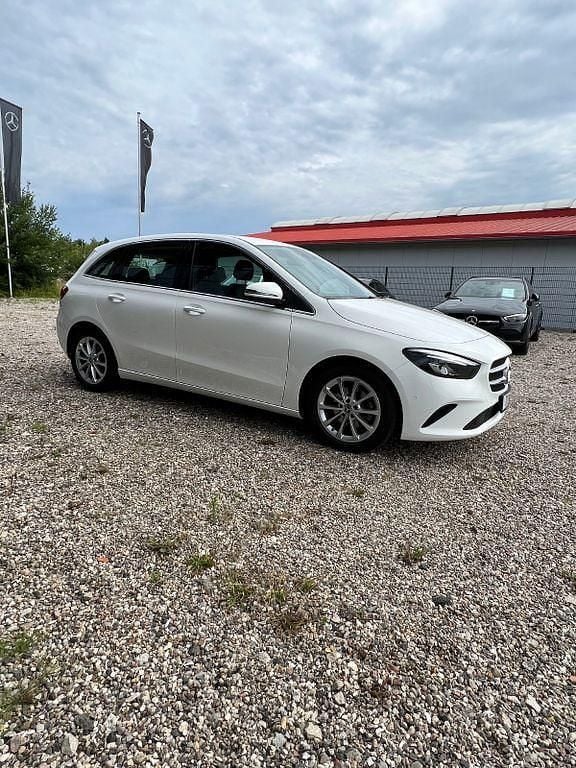 Gebraucht Mercedes B180 Progressive 136 PS (100 kW) 2021 Weiß Van / Kleinbus