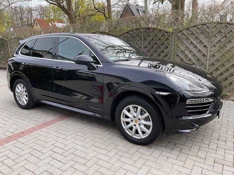 Second-hand Porsche Cayenne 245 CP (180 kW) 2012 Negru SUV