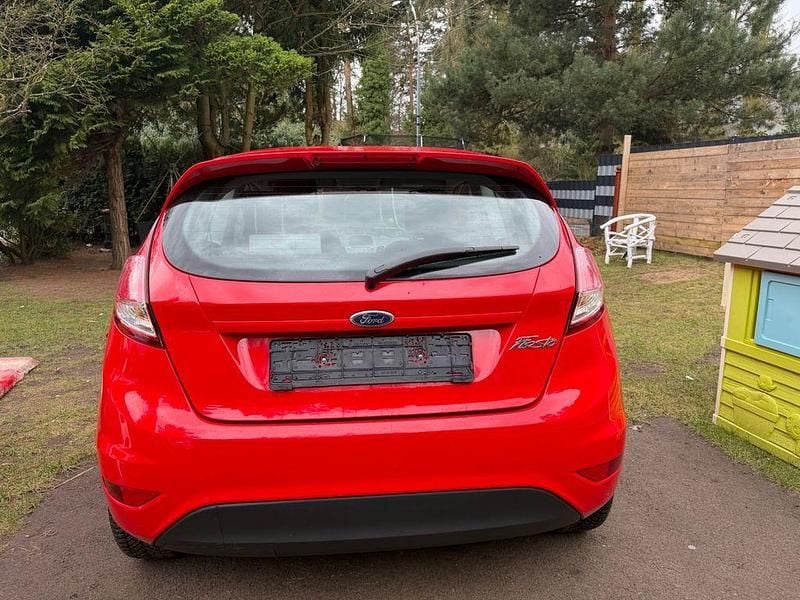 Gebraucht Ford Fiesta Titanium 60 PS (44 kW) 2016 Rot Kleinwagen