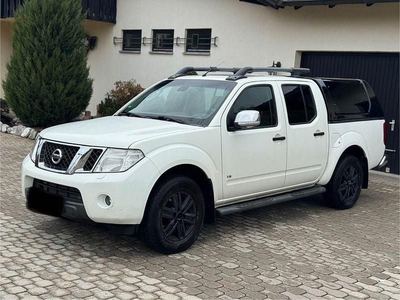 Weiß Gebraucht 2013 Nissan Navara Abholung | 10.800 € (Fairer Preis) - Bild 1/4