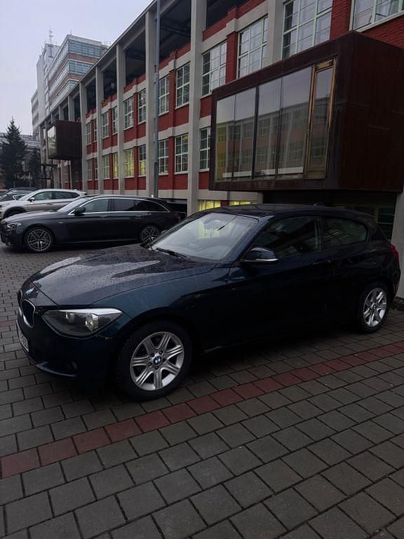 Gebraucht BMW 114 102 PS (75 kW) 2012 Blau Kleinwagen