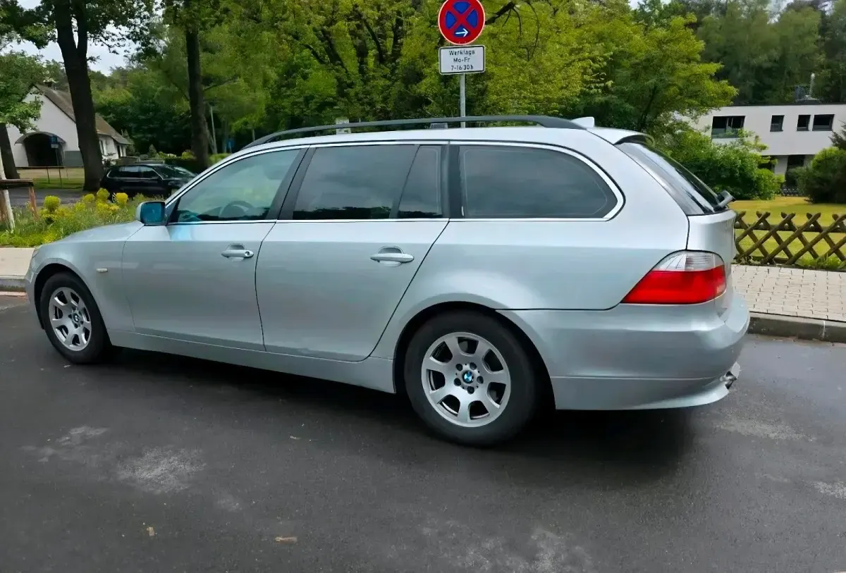 Gebraucht BMW 525 192 PS (141 kW) 2004 Silber Kombi