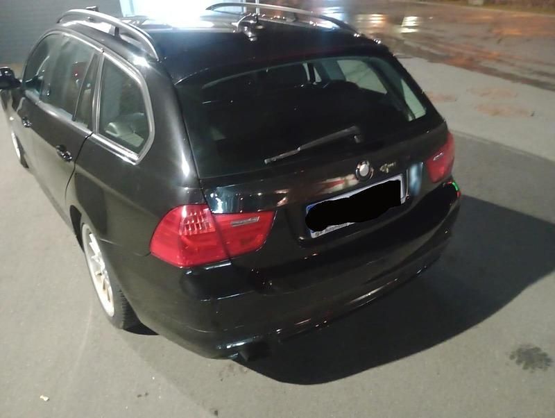 Gebraucht BMW 318 143 PS (105 kW) 2009 Schwarz Kombi