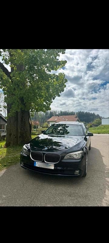Gebraucht BMW 730 245 PS (180 kW) 2010 Schwarz Limousine