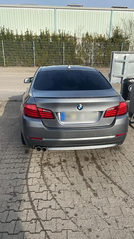 Gebraucht BMW 520 184 PS (135 kW) 2012 Grau Limousine